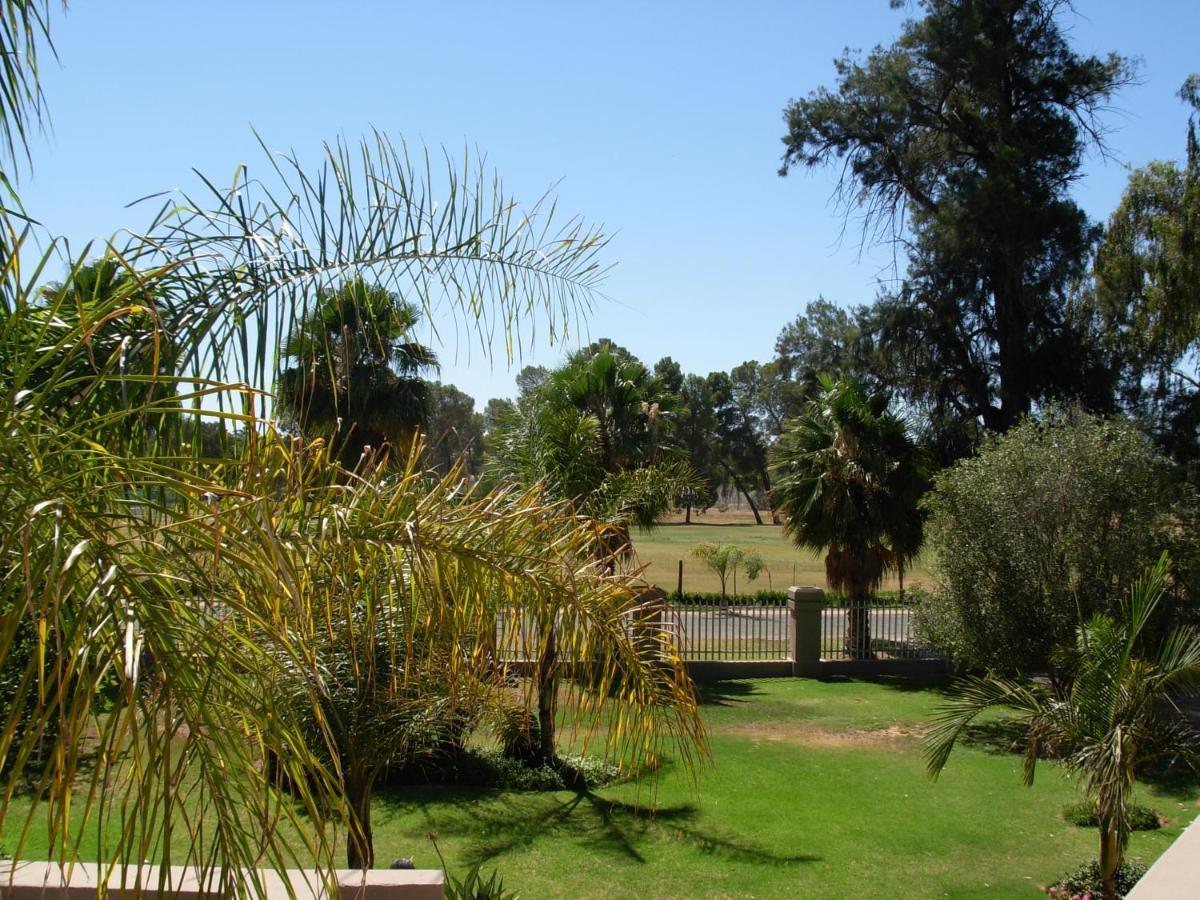 Oudtshoorn Guest House Εξωτερικό φωτογραφία